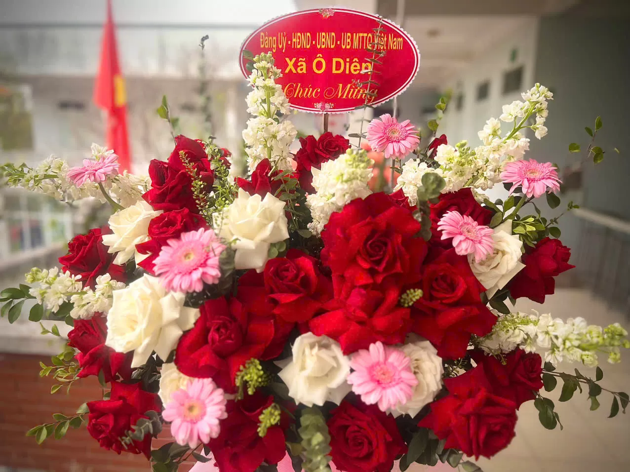 Lãnh đạo xã Ô Diên thăm, chúc mừng Trạm Y tế nhân kỷ niệm 71 năm Ngày Thầy thuốc Việt Nam (27/2/1955 – 27/2/2026)