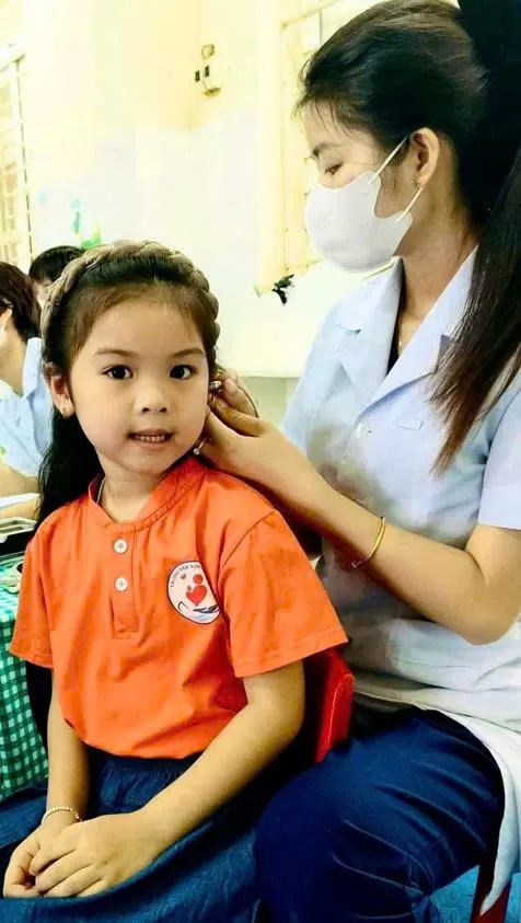 Ô Diên tổ chức khám sàng lọc khiếm thính cho gần 2.000 trẻ mầm non