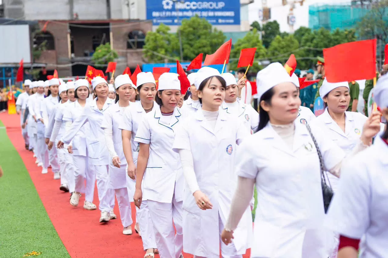 Trạm Y tế xã Ô Diên tham gia diễu hành tại Đại hội Thể dục - Thể thao xã Ô Diên lần thứ I năm 2025