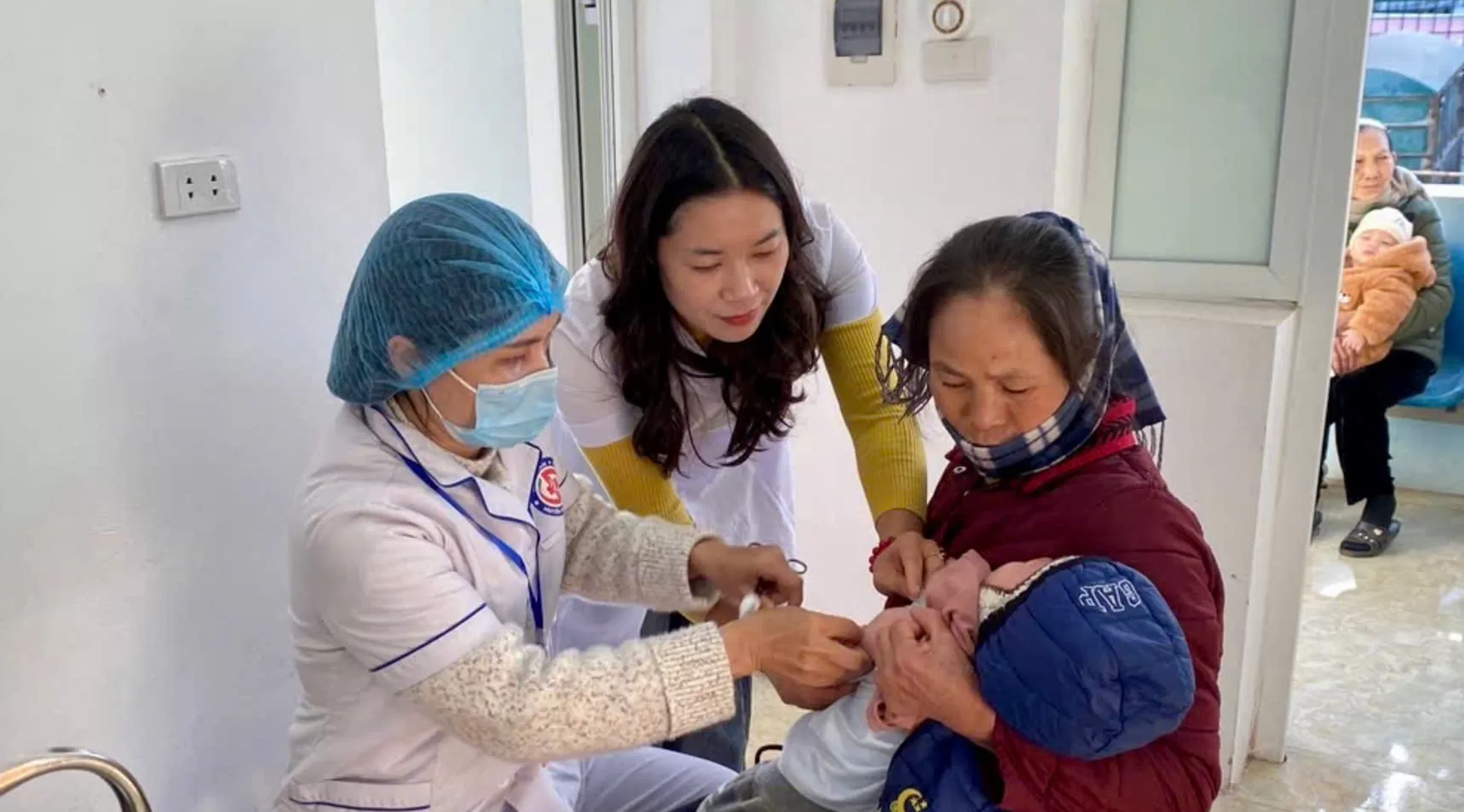 XÃ Ô DIÊN TỔ CHỨC AN TOÀN ĐỢT TIÊM CHỦNG ĐẦU TIÊN TRONG THÁNG 01 NĂM 2026