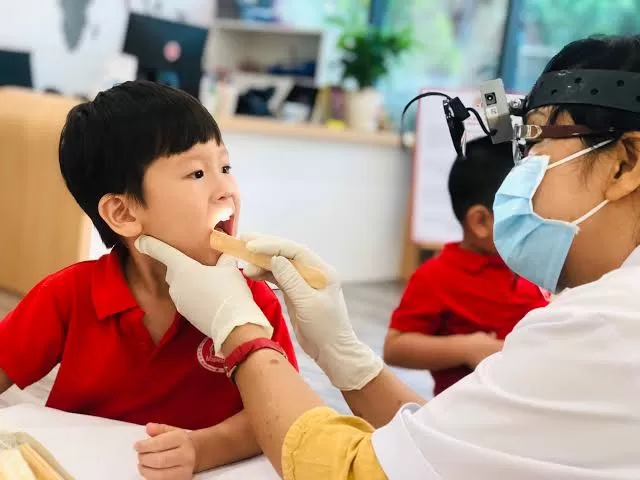 TRẠM Y TẾ XÃ Ô DIÊN TRIỂN KHAI KHÁM SỨC KHỎE ĐỊNH KỲ MIỄN PHÍ CHO TRẺ EM, HỌC SINH