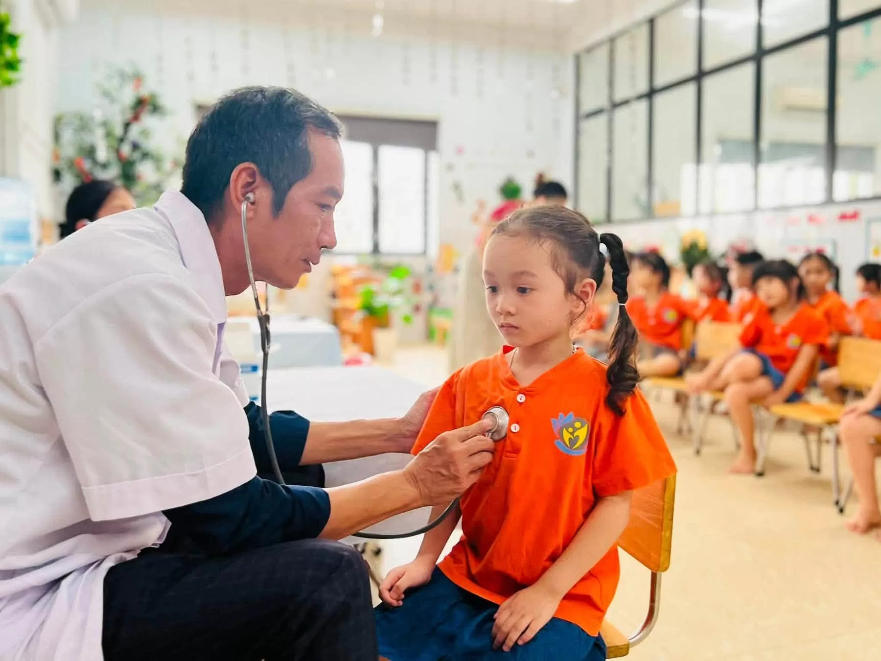 HÀNH TRANG KHỎE MẠNH CHO GẦN 22.000 HỌC SINH Ô DIÊN VỮNG BƯỚC VÀO NĂM HỌC MỚI